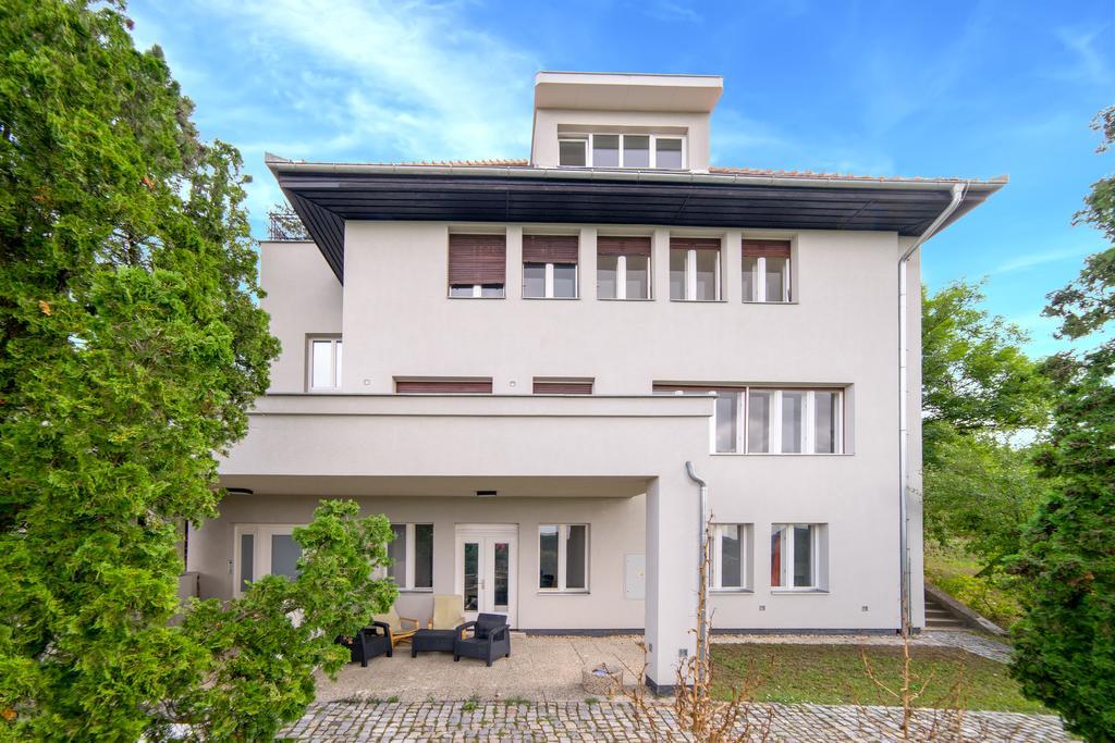 Nosislav Apartments ภายนอก รูปภาพ